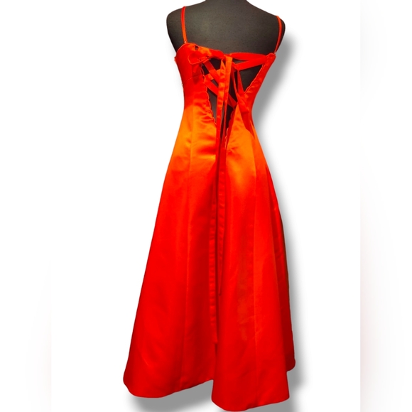 Scarlett evening gown - Picture 8 of 10